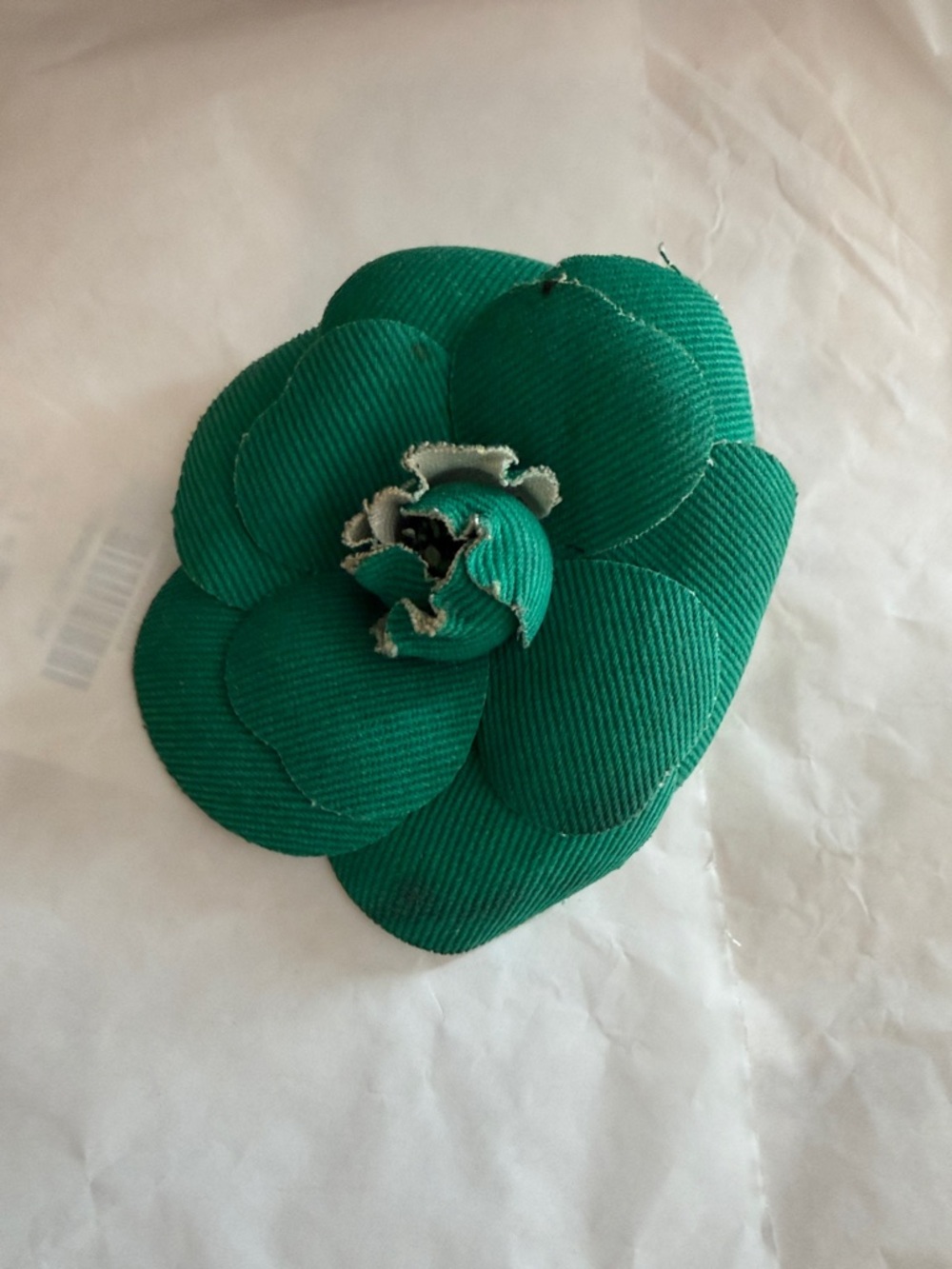 CHANEL Green Fabric Camellia Flower Brooch